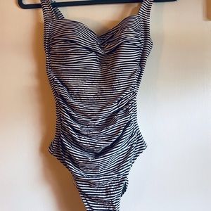 Bond eye Australia one piece